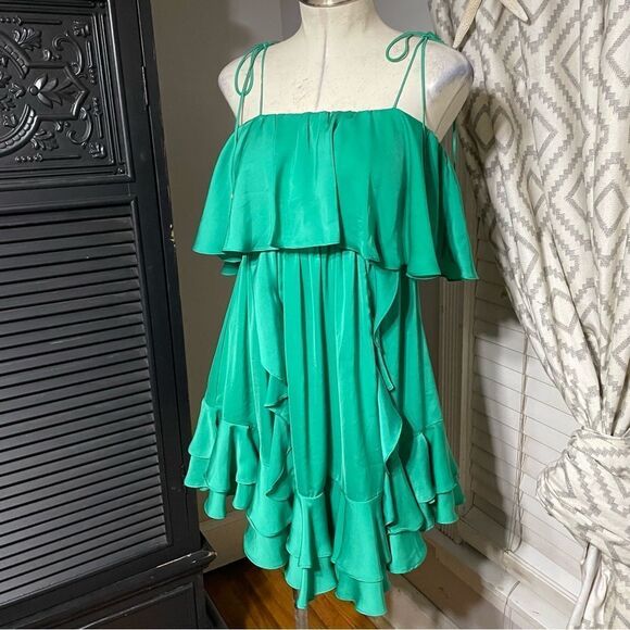 T-Bags Emerald Green Silky Ruffled Mini Dress Size Medium - Picture 3 of 7